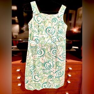 NWT - Size 4 Lilly Pullitzer cotton shift dress in white/ green fish print.